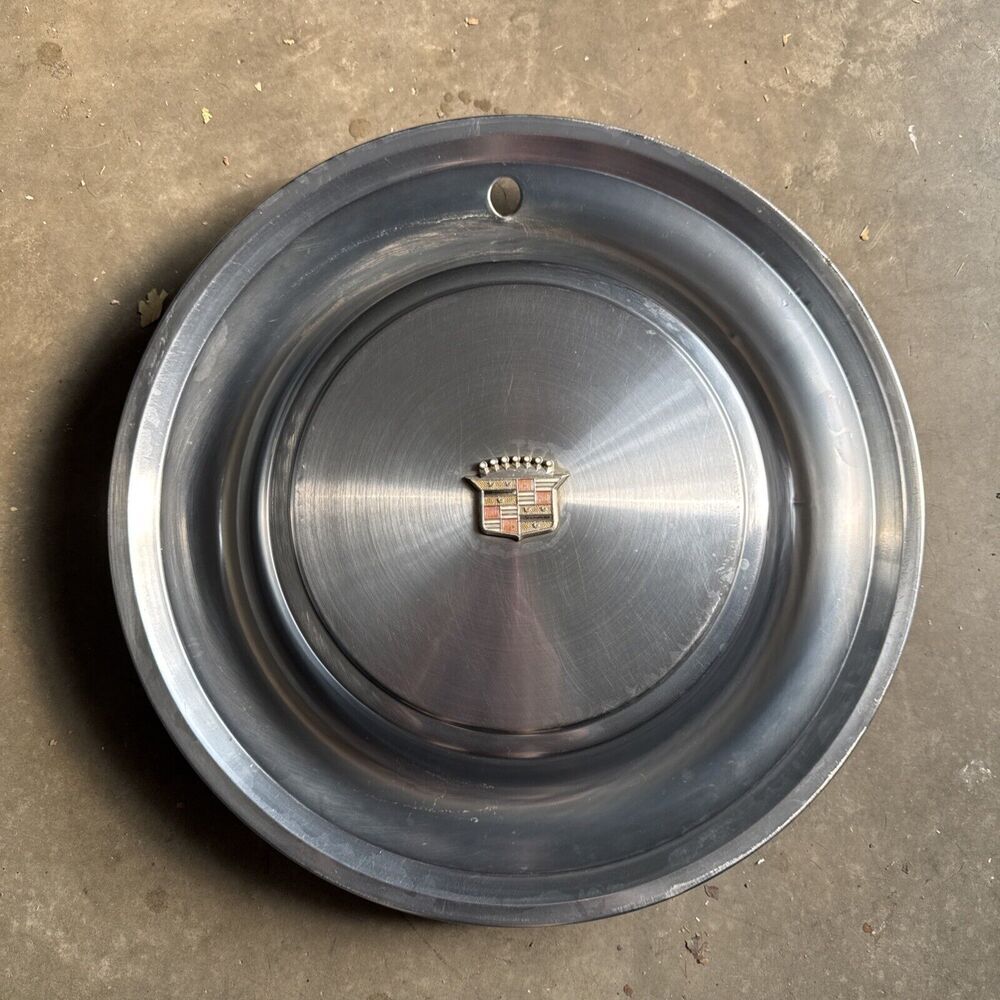 Cadillac Calais Deville‎ Fleetwood 1971-73 OEM 14” Hubcaps Wheel Covers Vintage